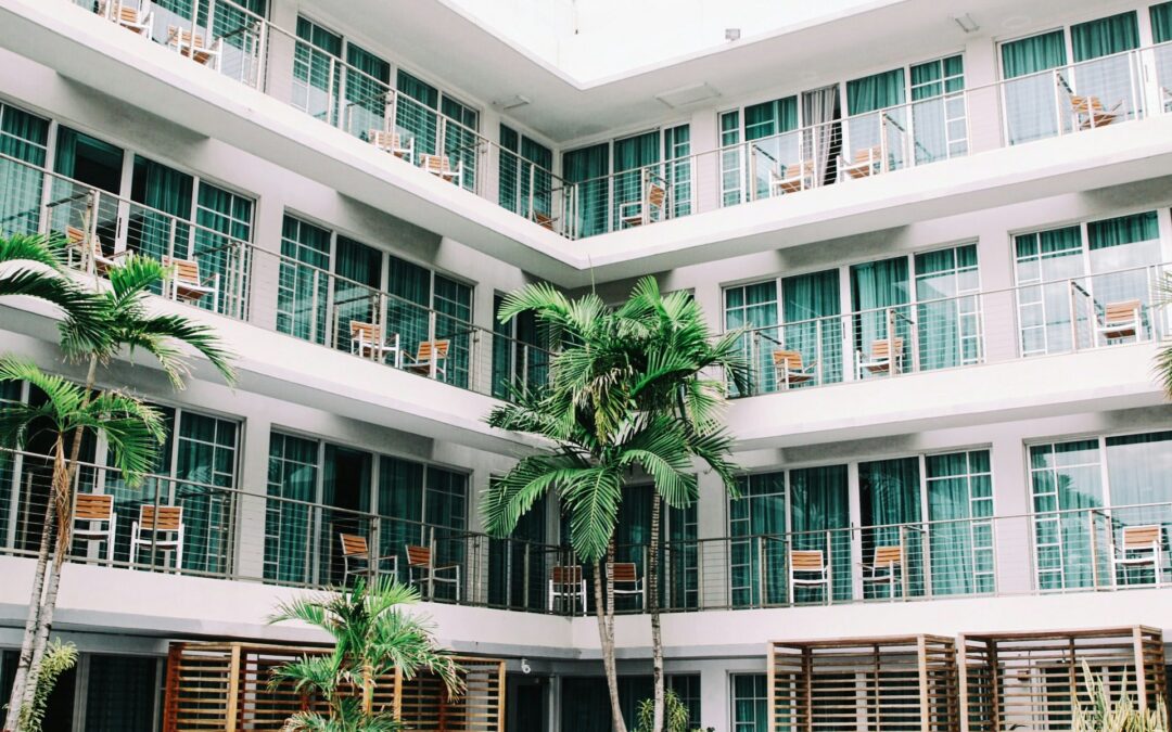 Pourquoi les hôtels payent souvent trop de taxe foncière ?